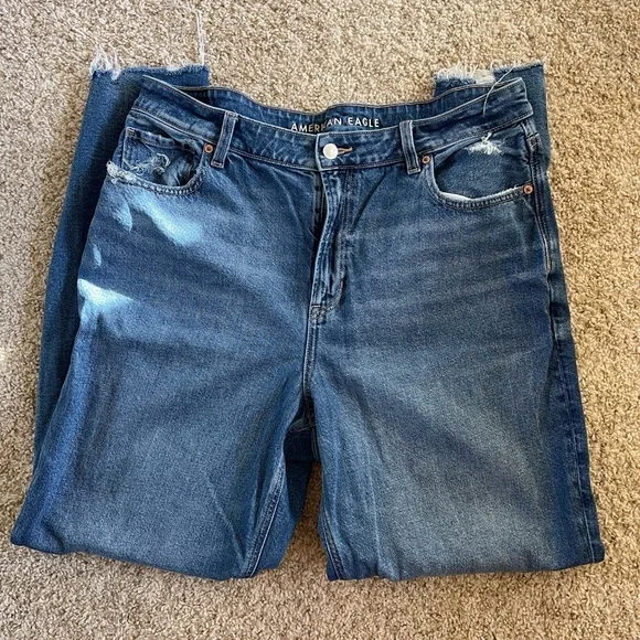 American Eagle Mom Jeans - Picture 2 of 5